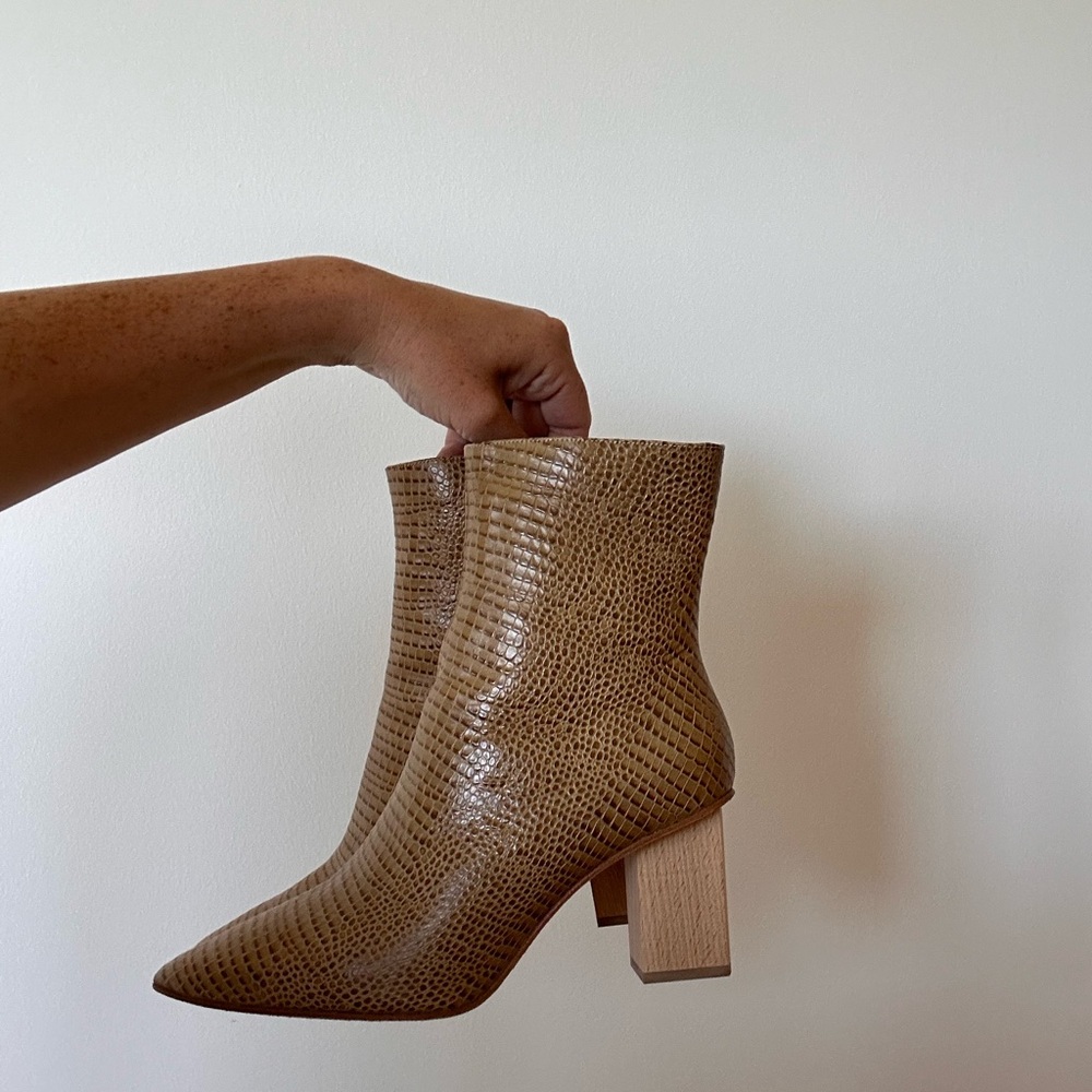 Freda Salvador Fia Boot size 9